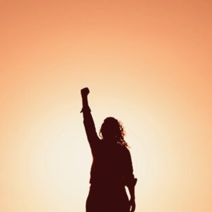 ugendliche Patientin stärkt ihren Selbstwert – Symbolbild für Jugendpsychotherapie beim Jugendpsychologen in Frankfurt Nordend und online